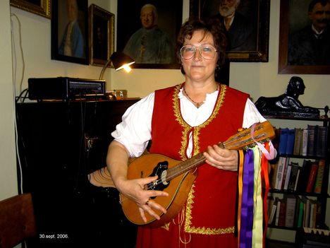 Zsuzsa - mandolín