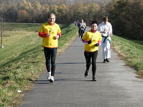jótékonysági futás a vörösiszap károsultak megsegítésére 2010