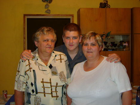 Bejuska és családja