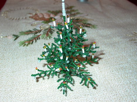 karácsonyfa gyöngyből