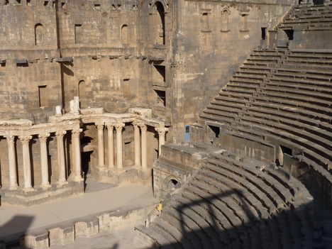 Szíria - Bosra, római színház