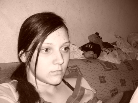 április 009