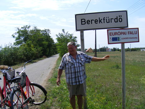 Berekfürdő az EU falu 20090810-én.