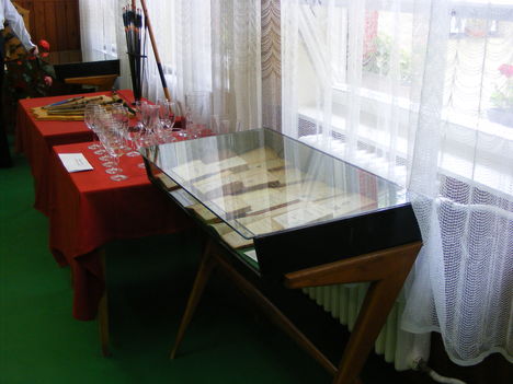 pohár gravírozások & antik könyv gyűjteményem (1800-as évekbeli kiadások)