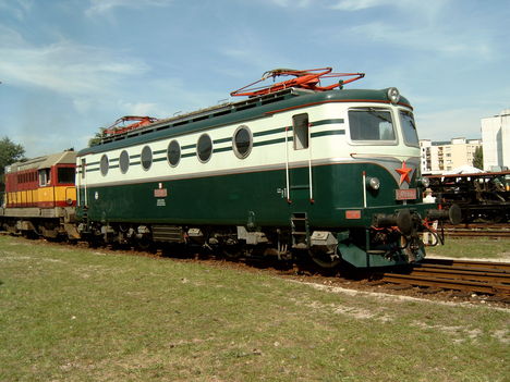 E499 szlovák villanymozdony-2