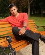 1515942_2200_profile