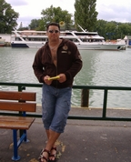 466105_75753_profile
