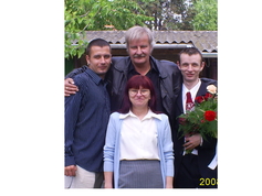 496035_85509_profile