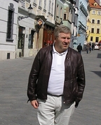 515275_70218_profile