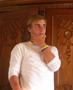 551059_82077_profile