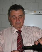 858705_28376_profile