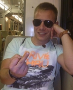 916671_70784_profile